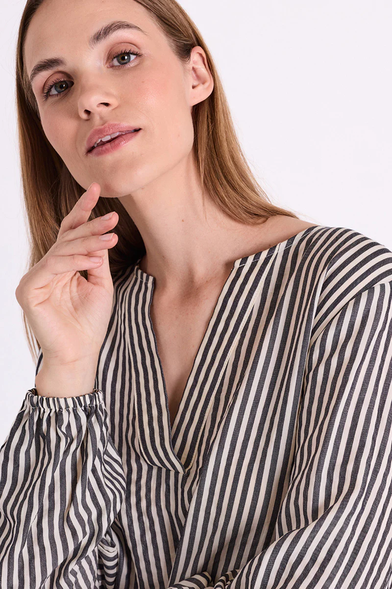 Zella Blouse 207422 | Black W. Moonbeam | Bluse fra Freequent - Image 6