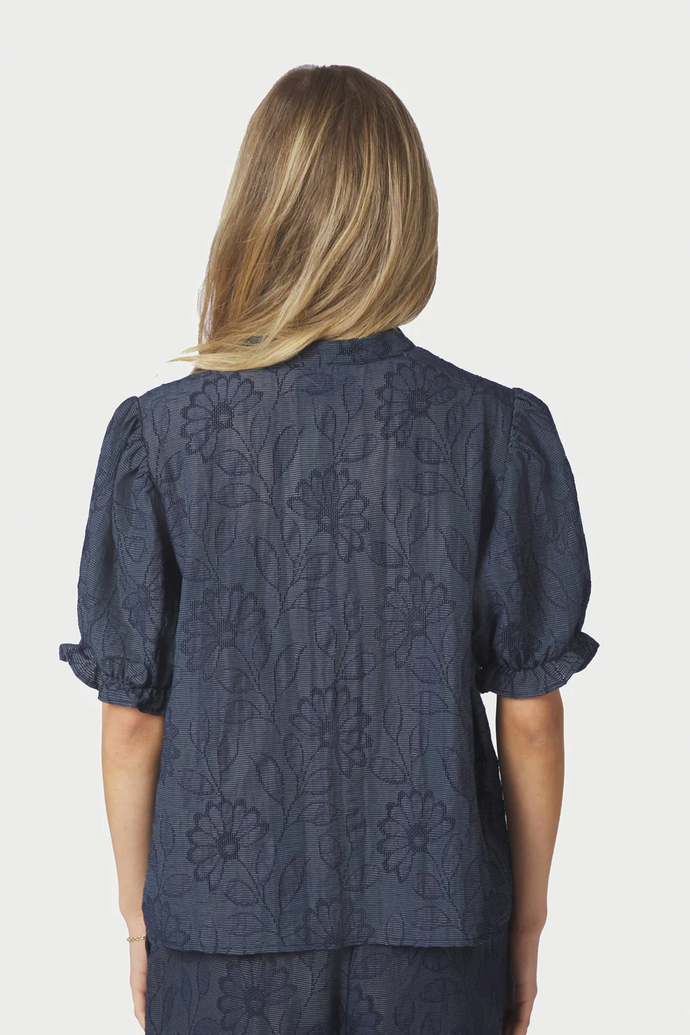 Zika Flower Stripe Blouse | Dark Blue | Bluse fra Neo Noir - Image 6